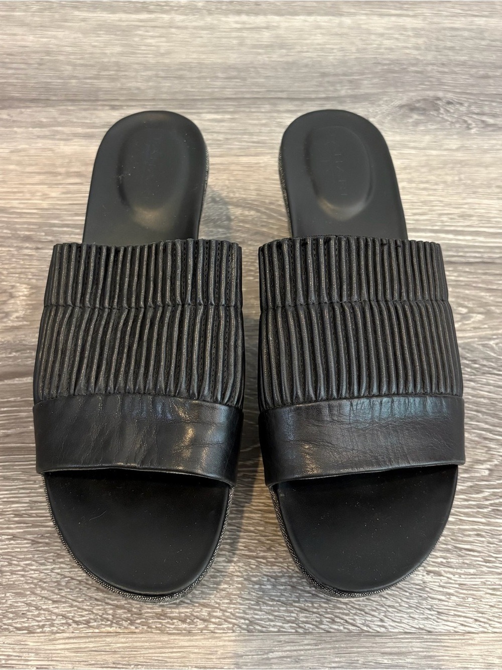Tahari Gigi Black Pleated Slide Wedge Sandals Size 8